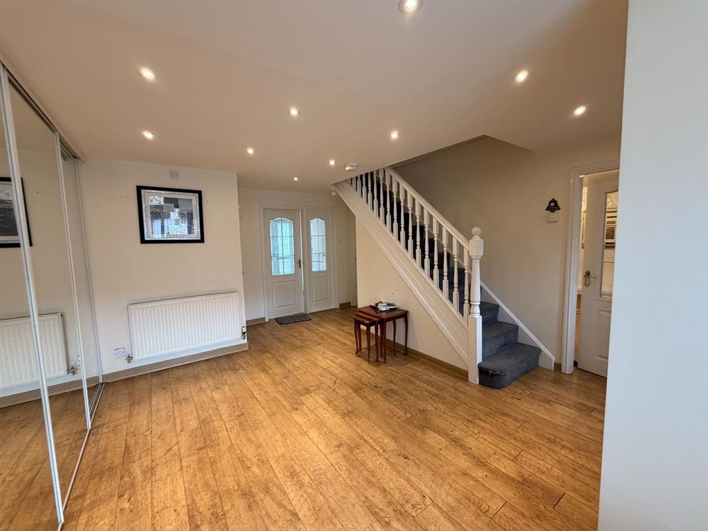 Property photo 2 of 19 86472Cba-5E80-43cd-89Fa-3d5884E4F97E.Jpg