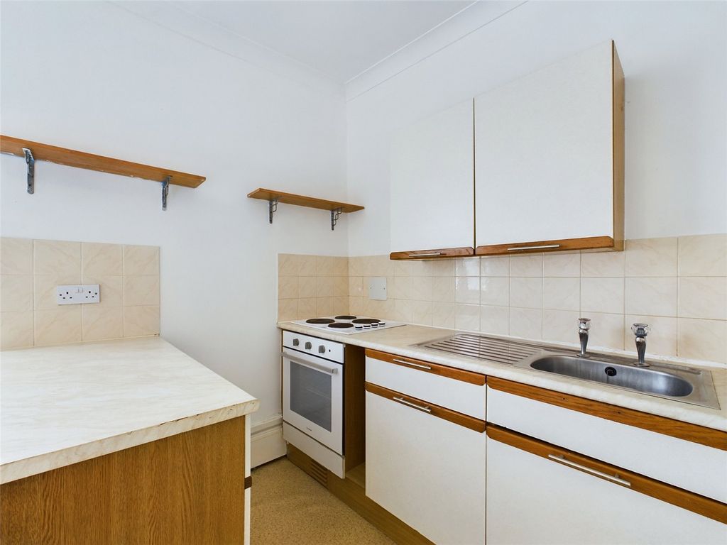 Property photo 2 of 9 Kitchen