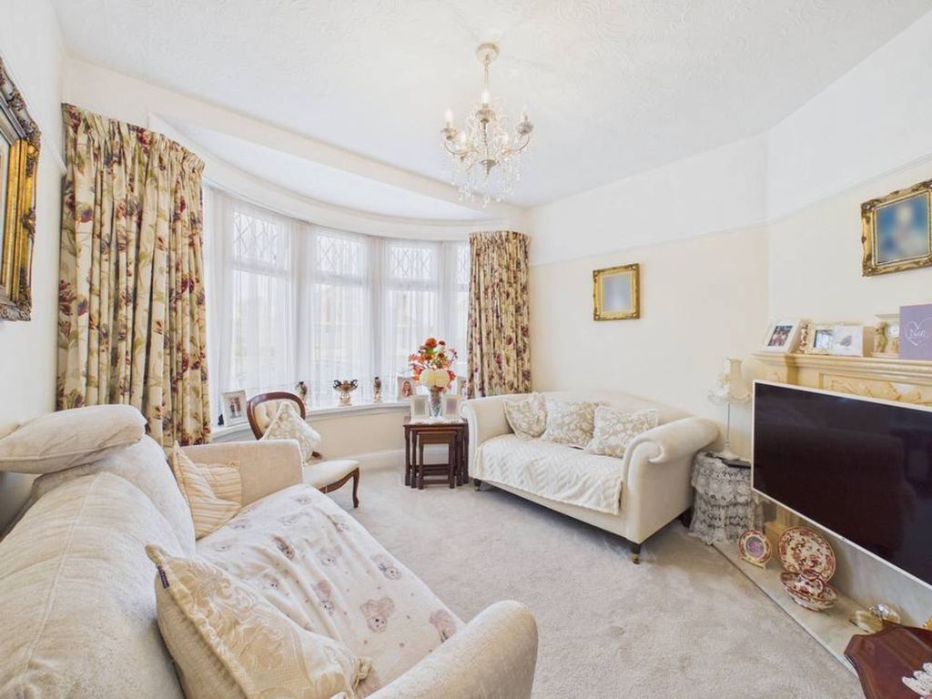 Property photo 2 of 31