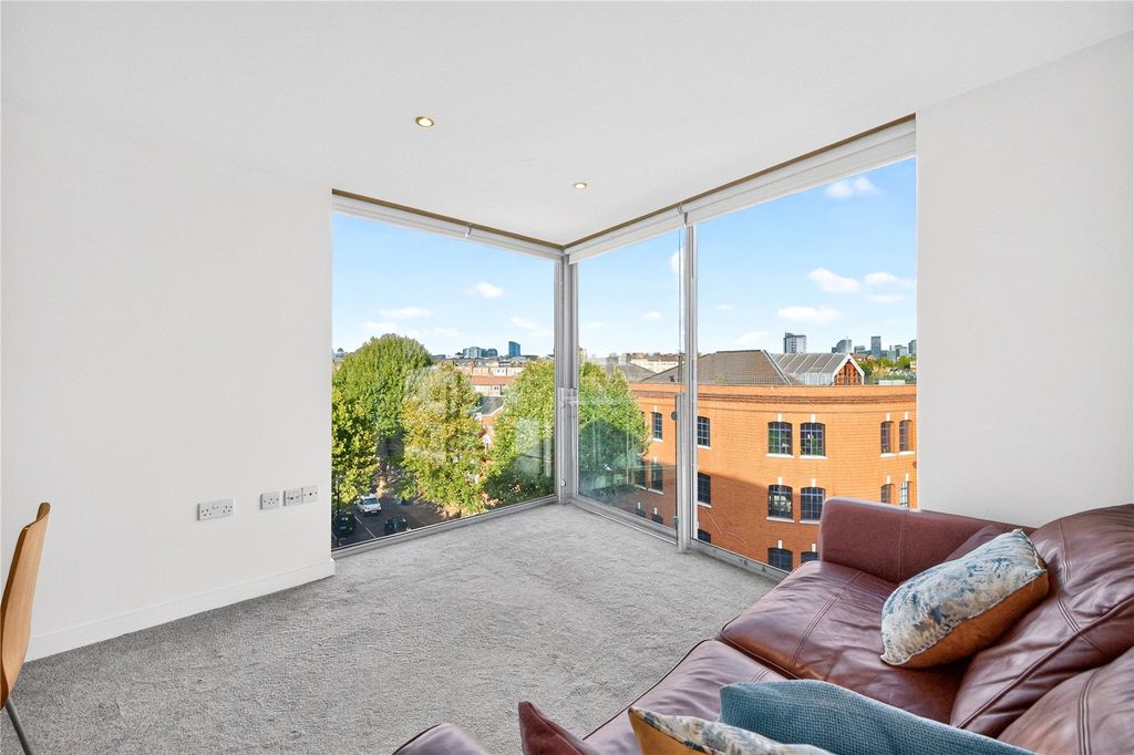 Property photo 1 of 14 Reception Room