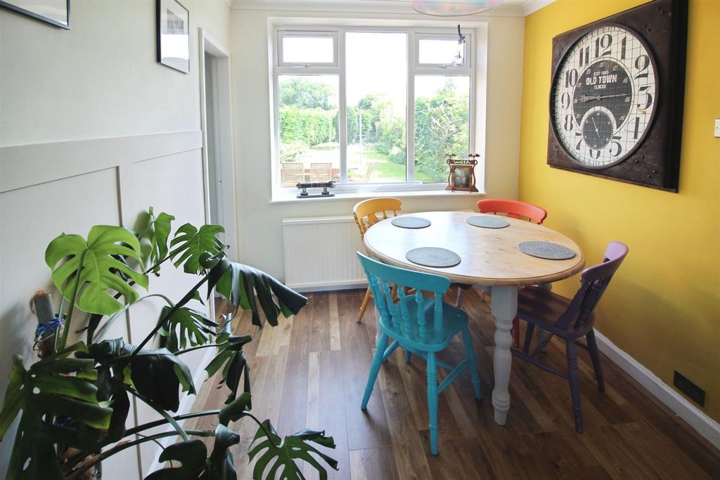Property photo 3 of 23 Dining Room