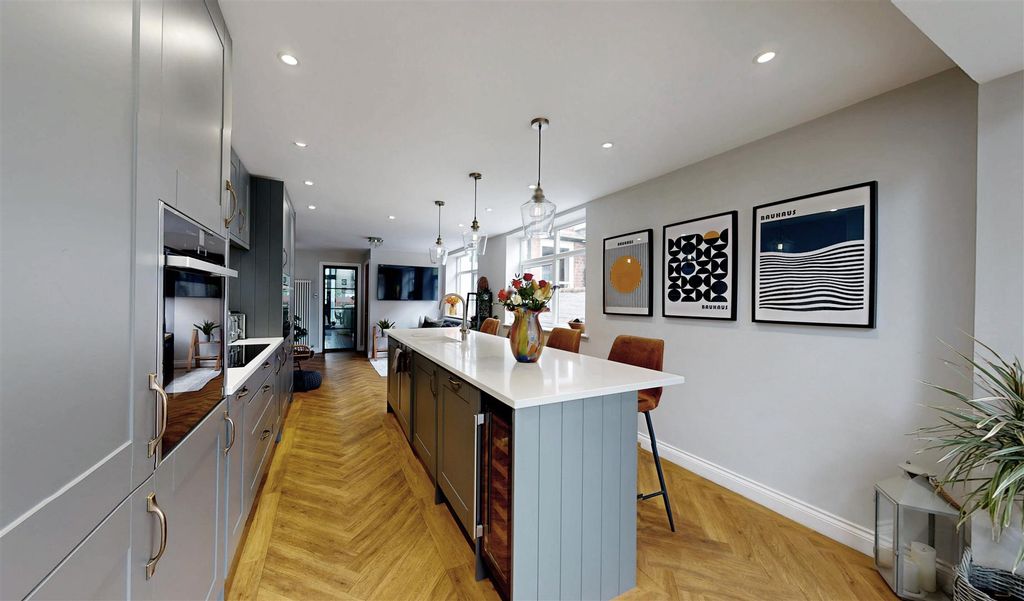 Property photo 3 of 41 Mill Lane Kitchen/Diner