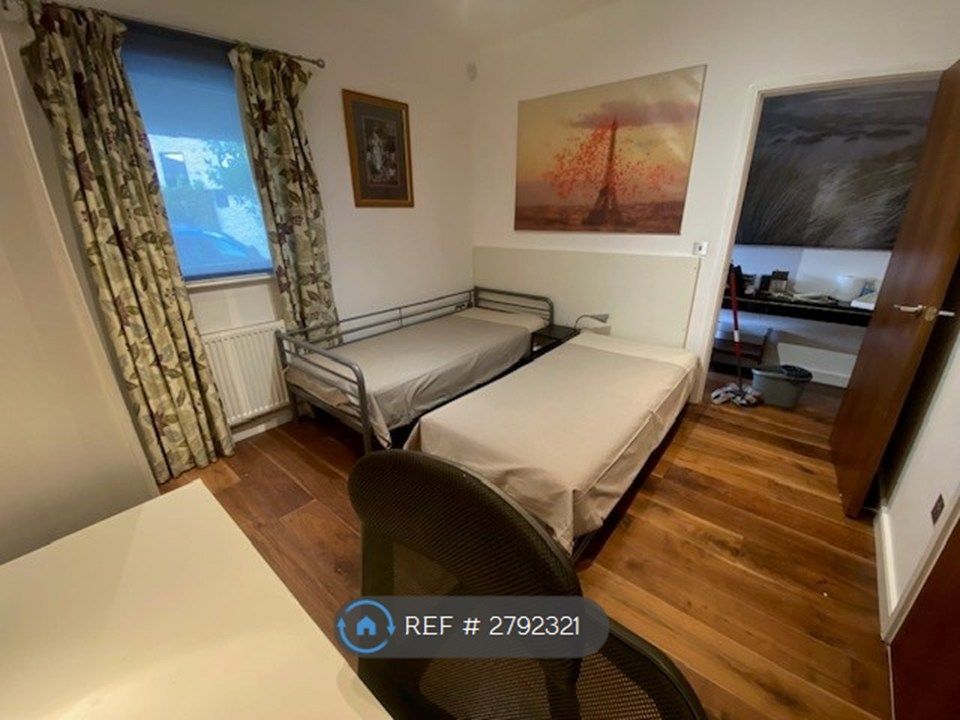 Property photo 3 of 12 Master Bedroom