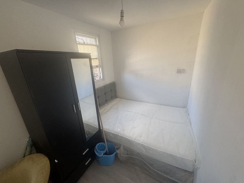 Property photo 2 of 3