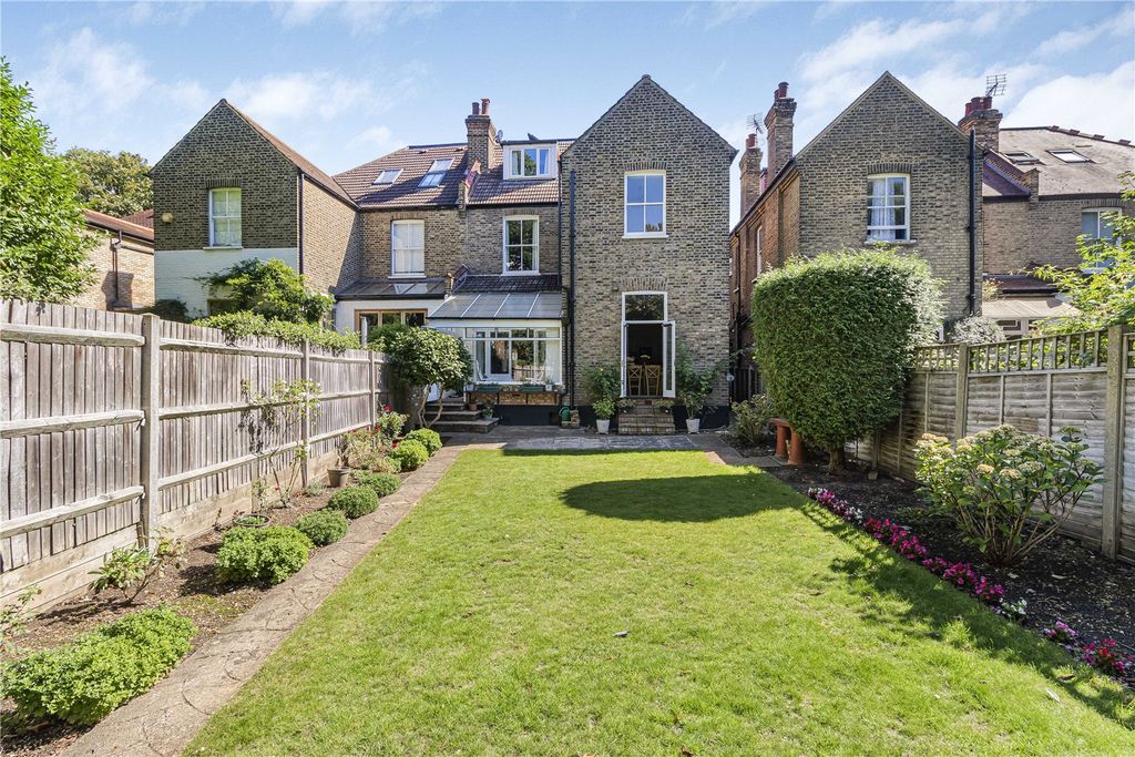 Property photo 2 of 27 Picture No. 25