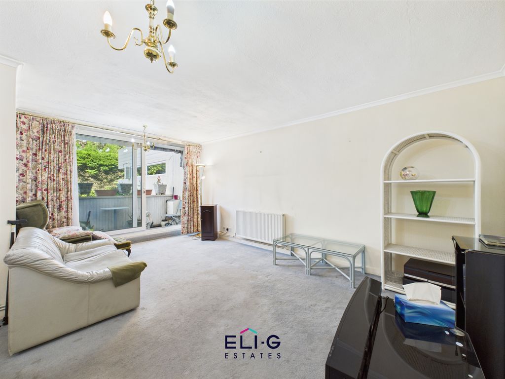 Property photo 3 of 12 Gallery