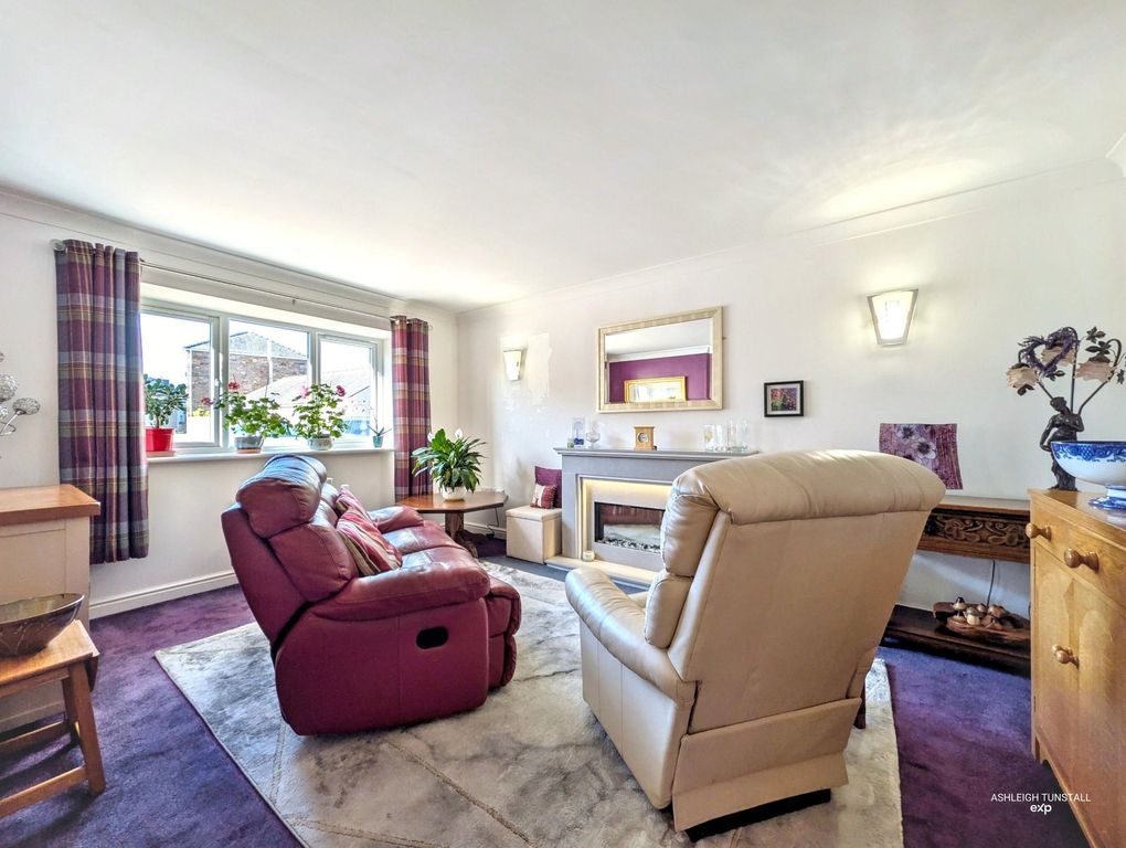 Property photo 3 of 33