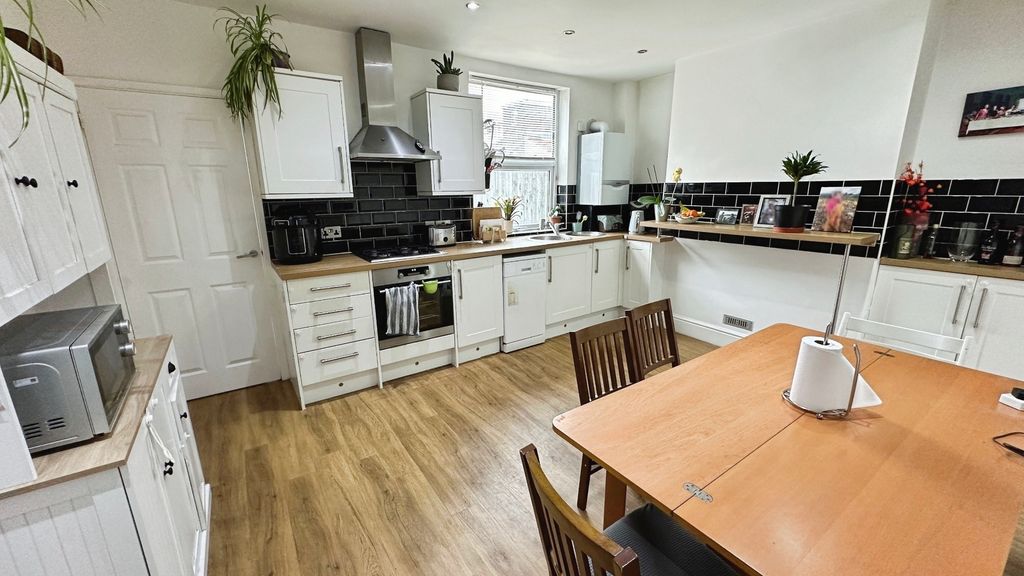 Property photo 3 of 15 Pbox-Img.Jpg