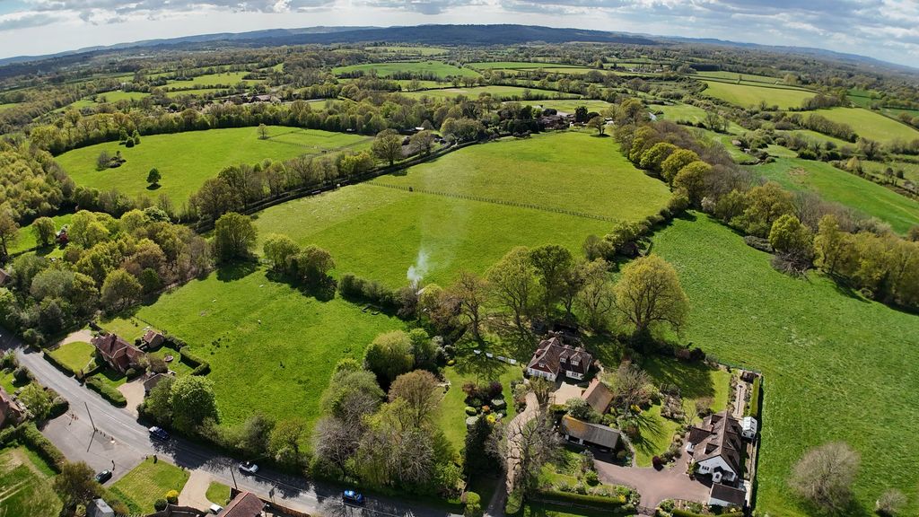 Property photo 2 of 34