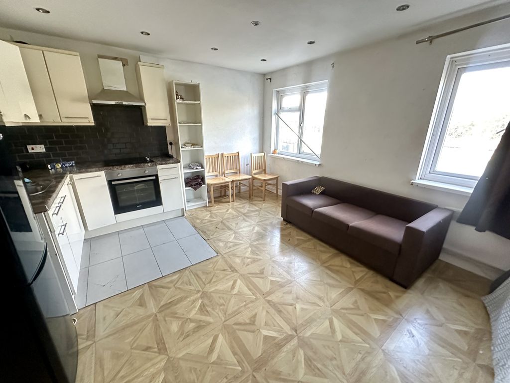 Property photo 1 of 5