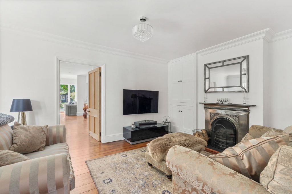 Property photo 3 of 17