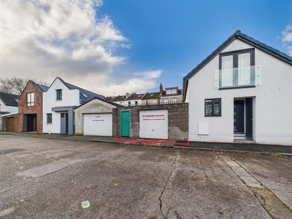 Property photo 3 of 22 3 - HMO And Building Plot For Auction, Southville.