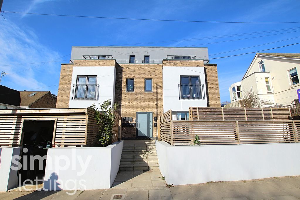 Property photo 1 of 8 Photo 9