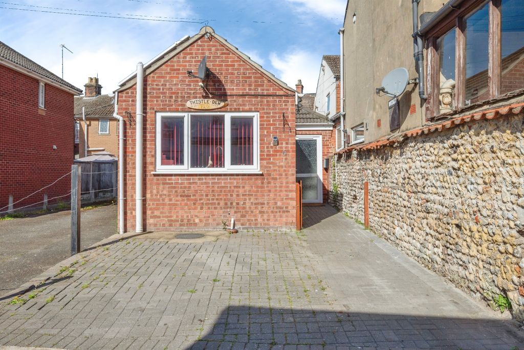 Property photo 1 of 12