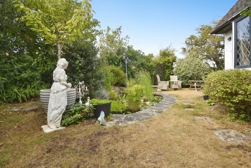 Property photo 2 of 26