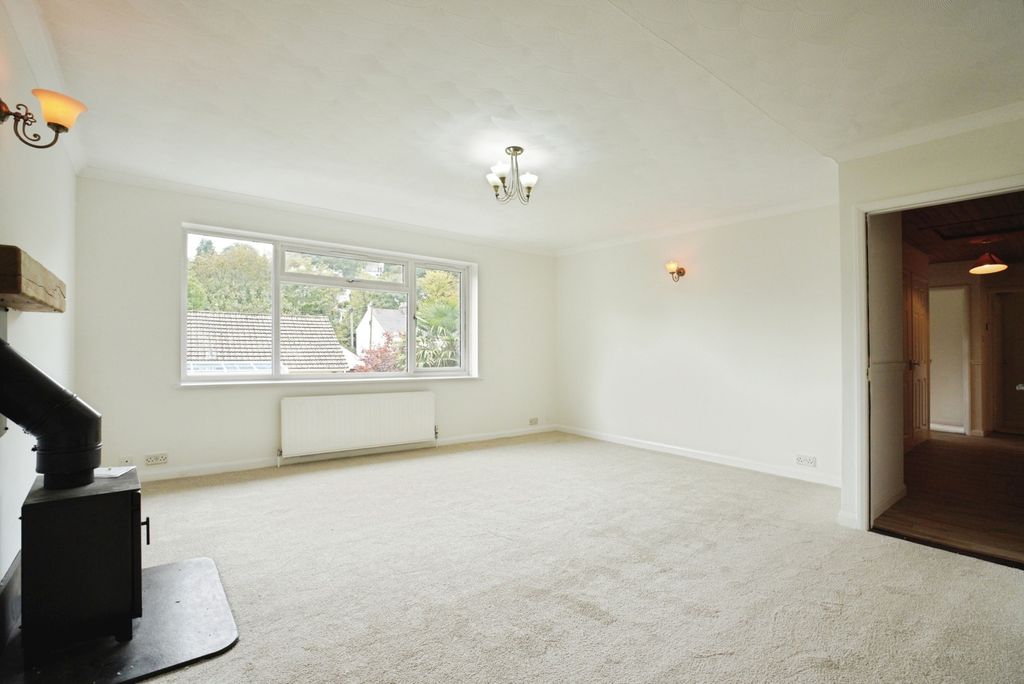 Property photo 3 of 22 Pbox-Img.Jpg