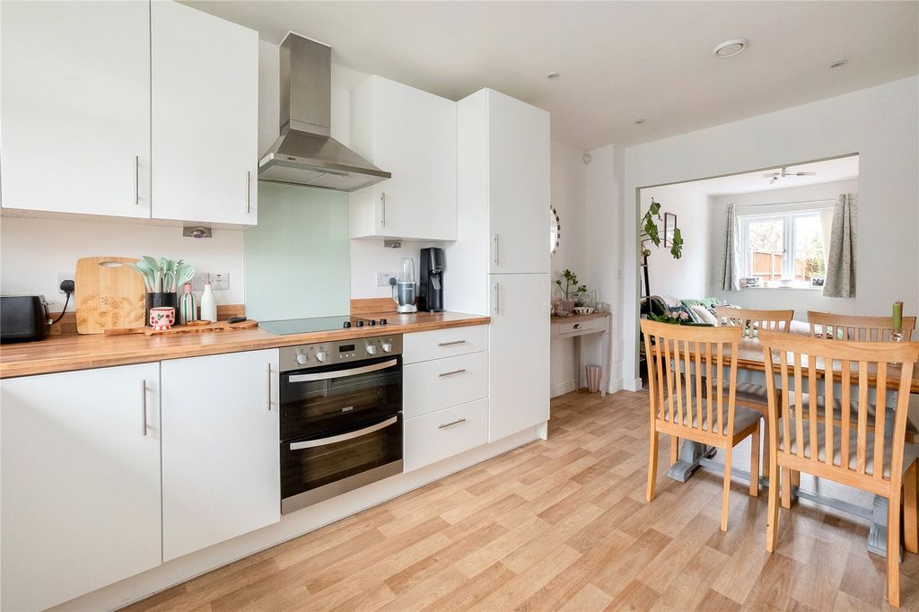 Property photo 3 of 17 Picture No. 16