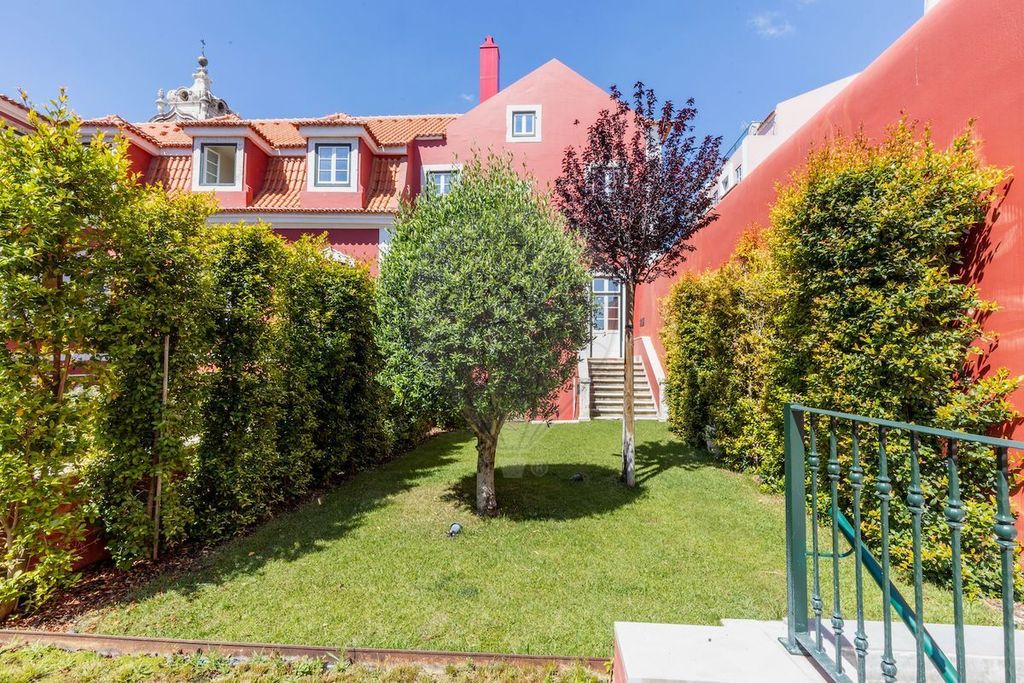 Property photo 2 of 32