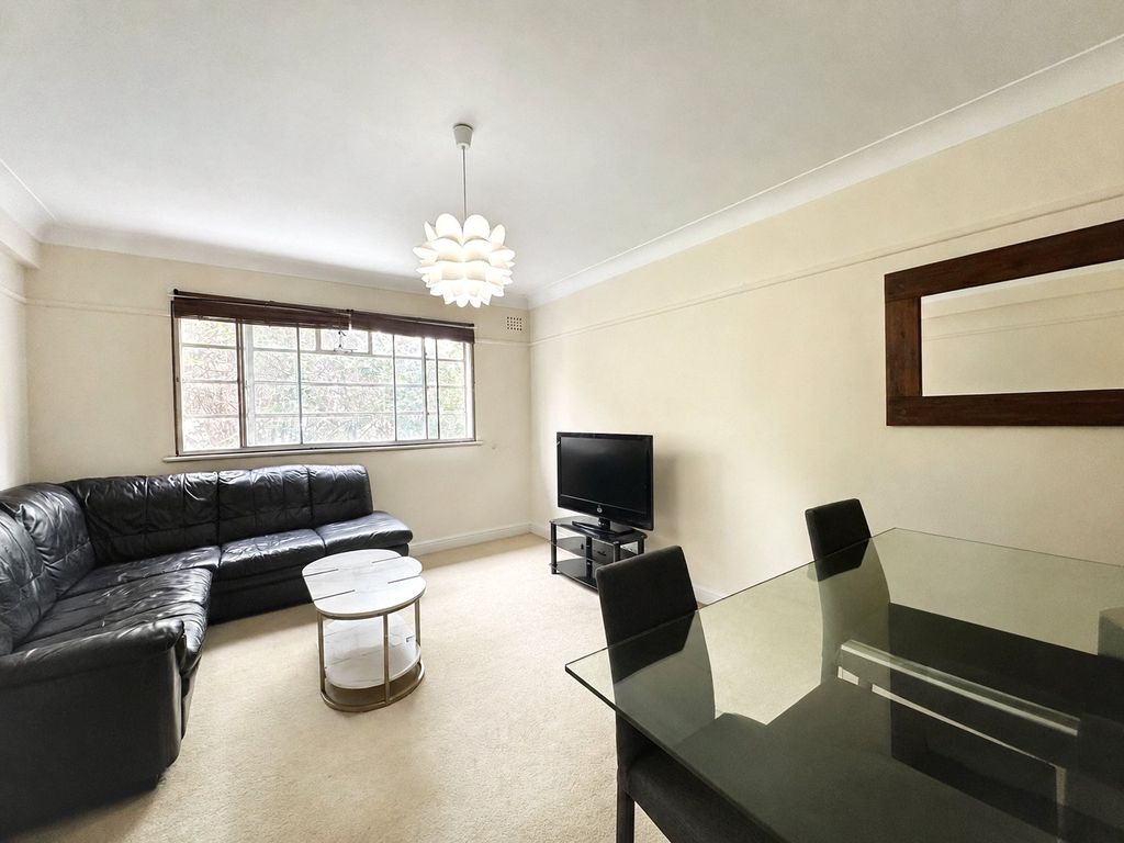 Property photo 2 of 14 Picture No. 17