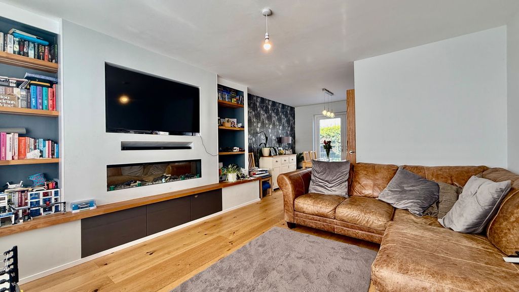 Property photo 2 of 15