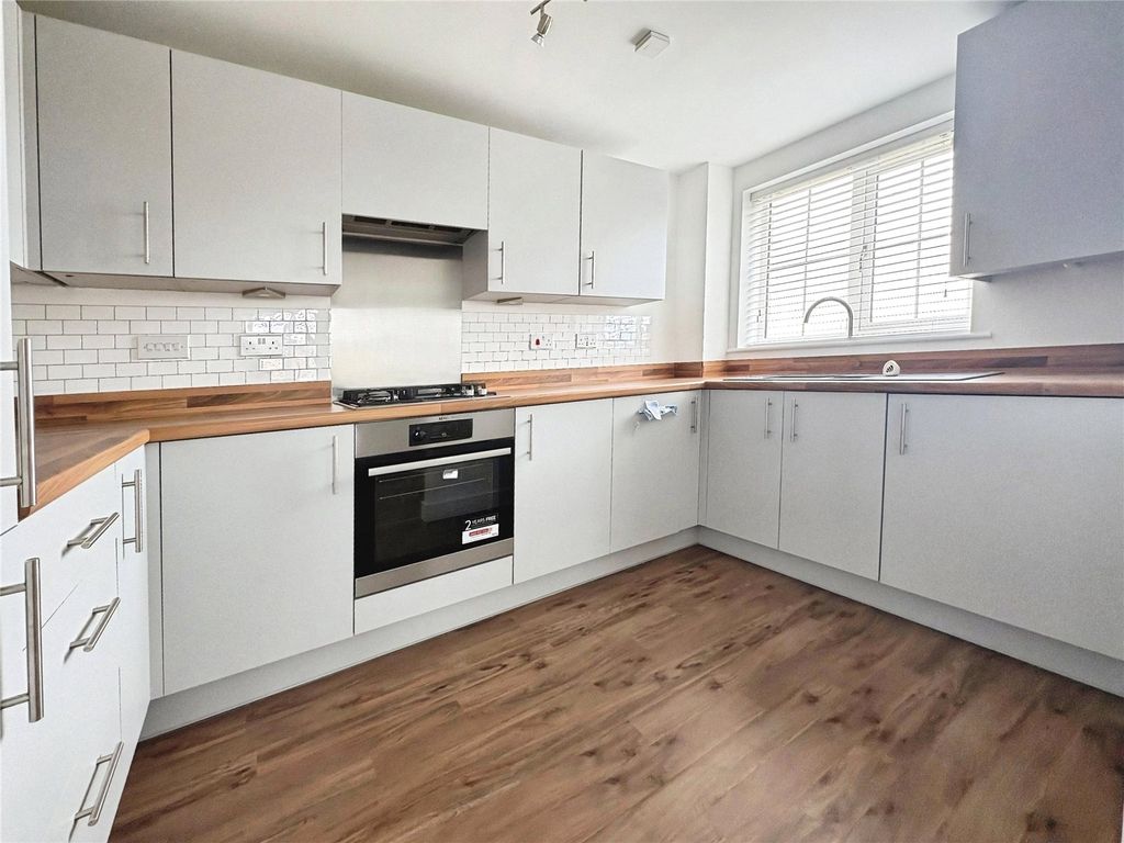 Property photo 2 of 10 Picture No. 11