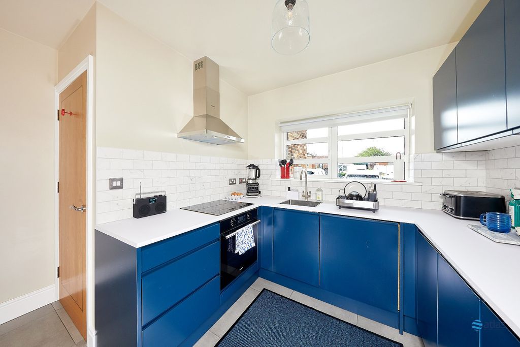 Property photo 2 of 16 Kitchen