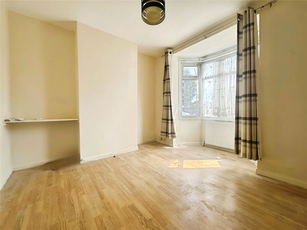 Property photo 2 of 13 Picture No. 12