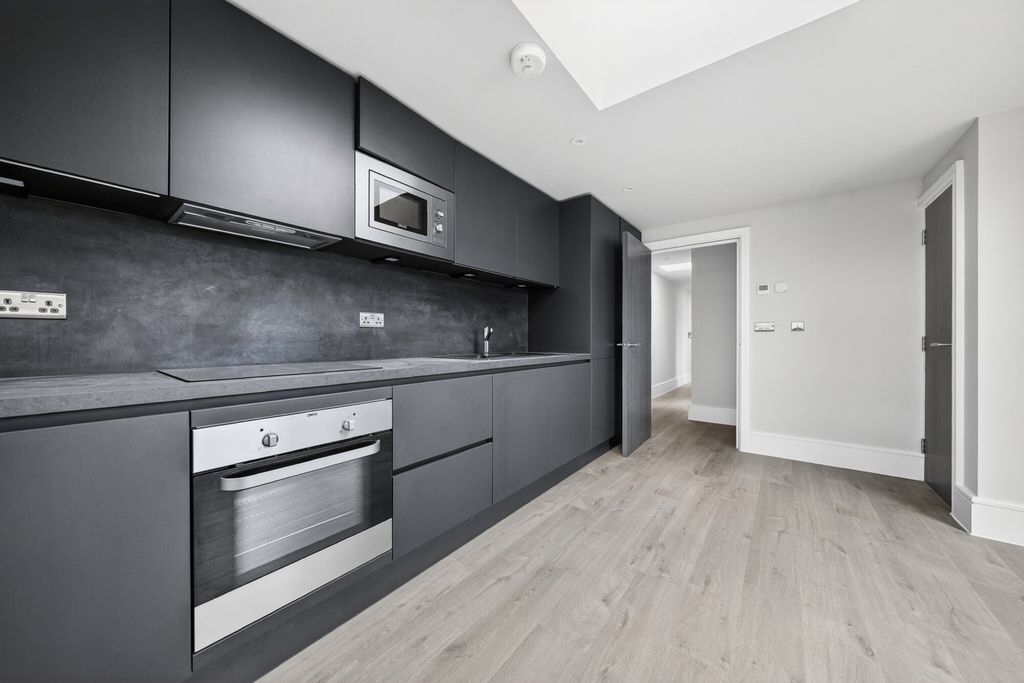 Property photo 3 of 12 1435105-11-69c3F9...