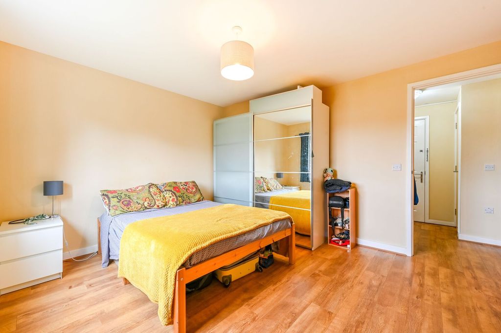Property photo 1 of 5