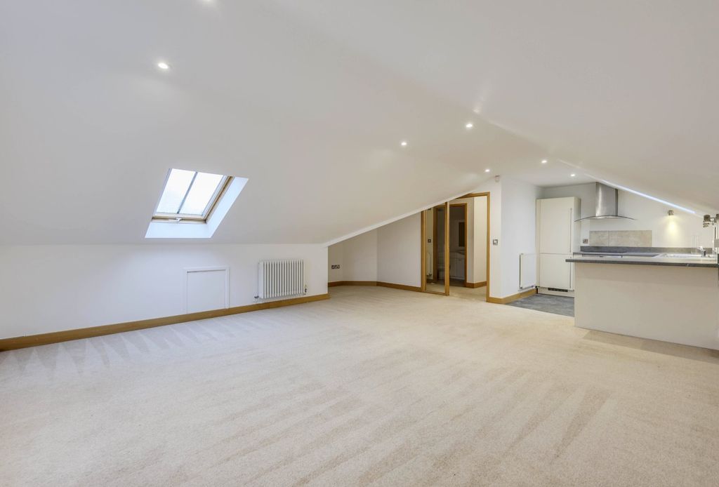 Property photo 3 of 19 Picture No. 05