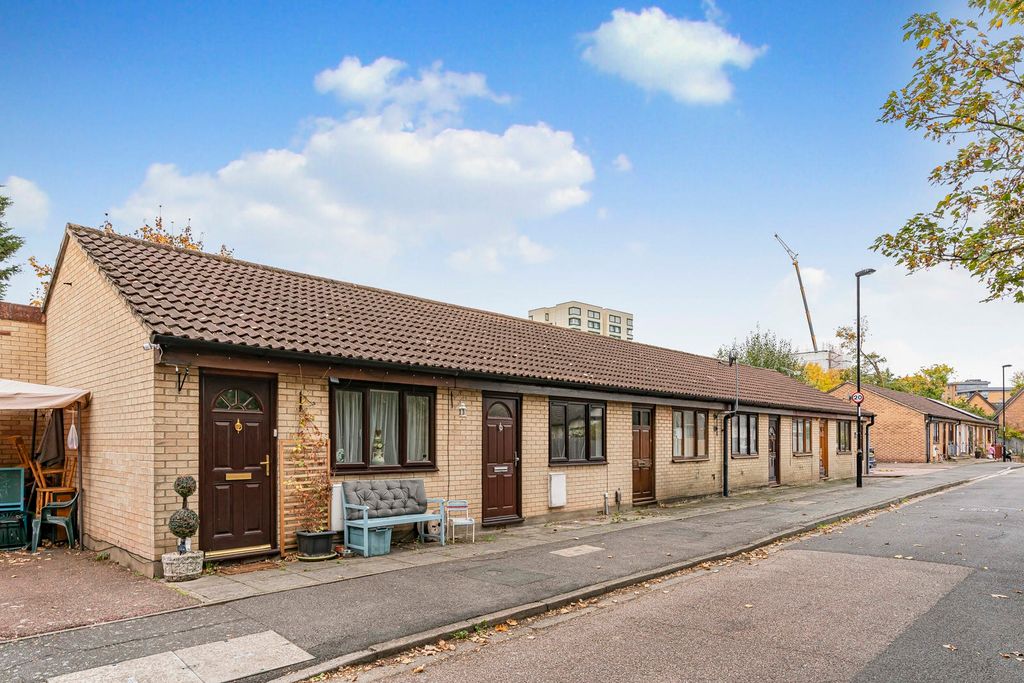 Property photo 1 of 18 Exterior