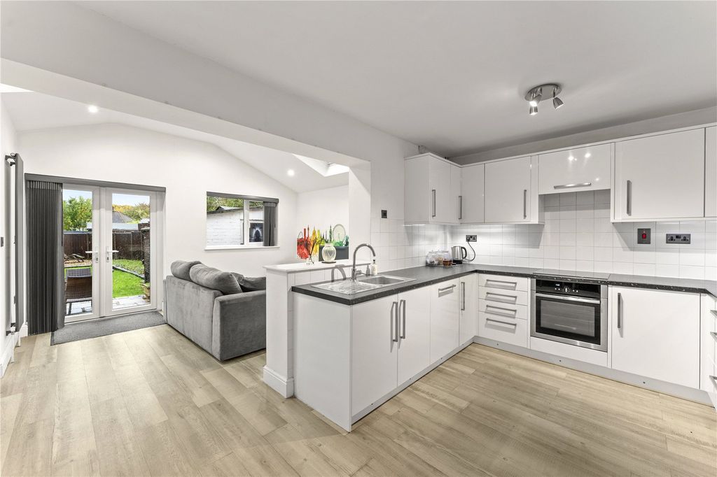 Property photo 2 of 13 Picture No. 02