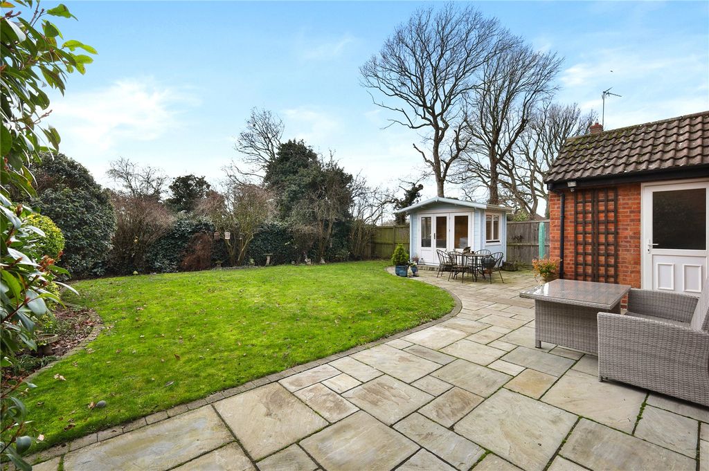 Property photo 2 of 22 Picture No. 21