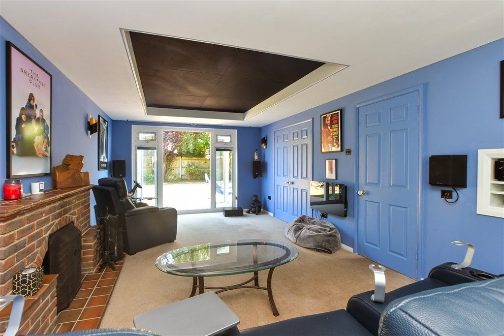 Property photo 2 of 18 Living Room