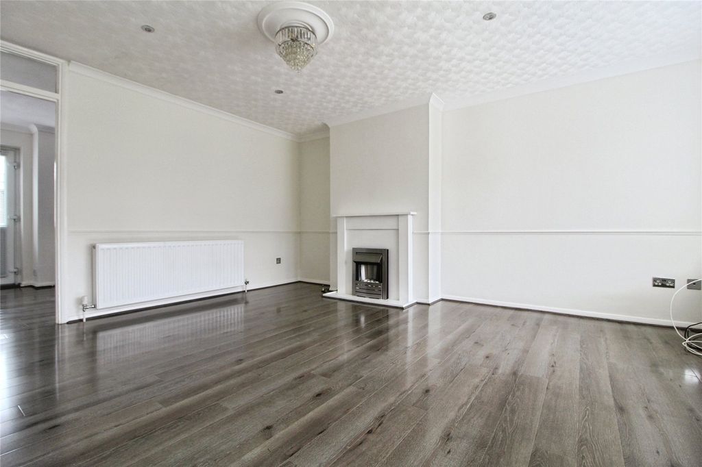 Property photo 2 of 12 Picture No. 17