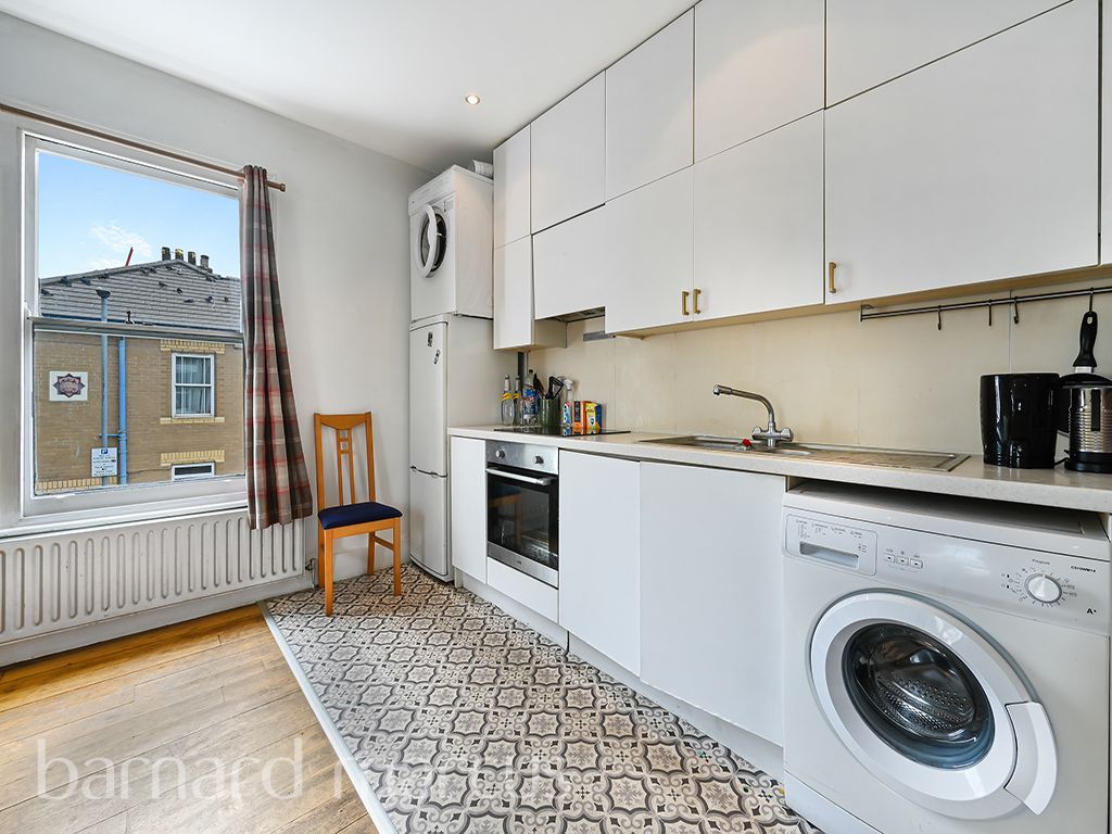 Property photo 3 of 8 Kitchen