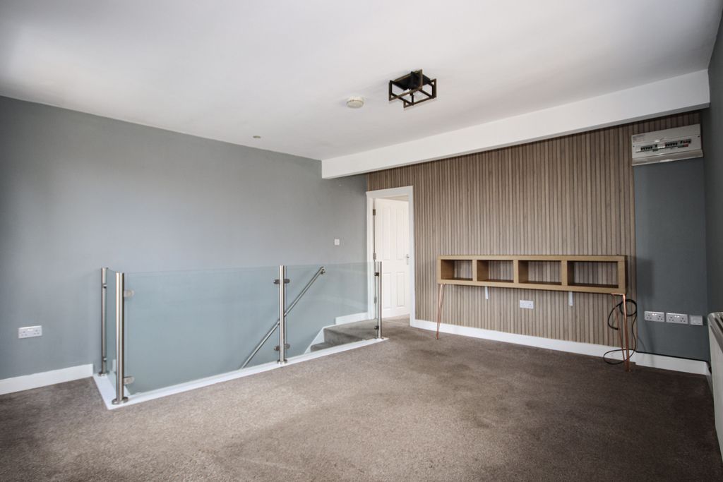 Property photo 2 of 9 Gallery