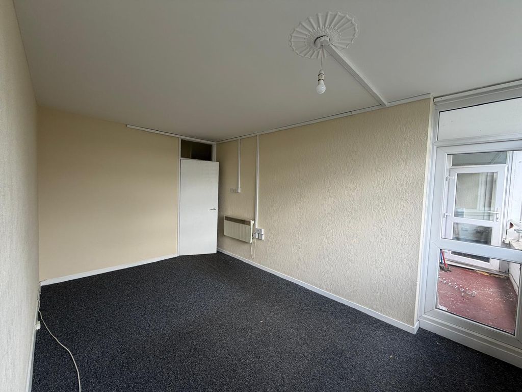 Property photo 3 of 9 Image