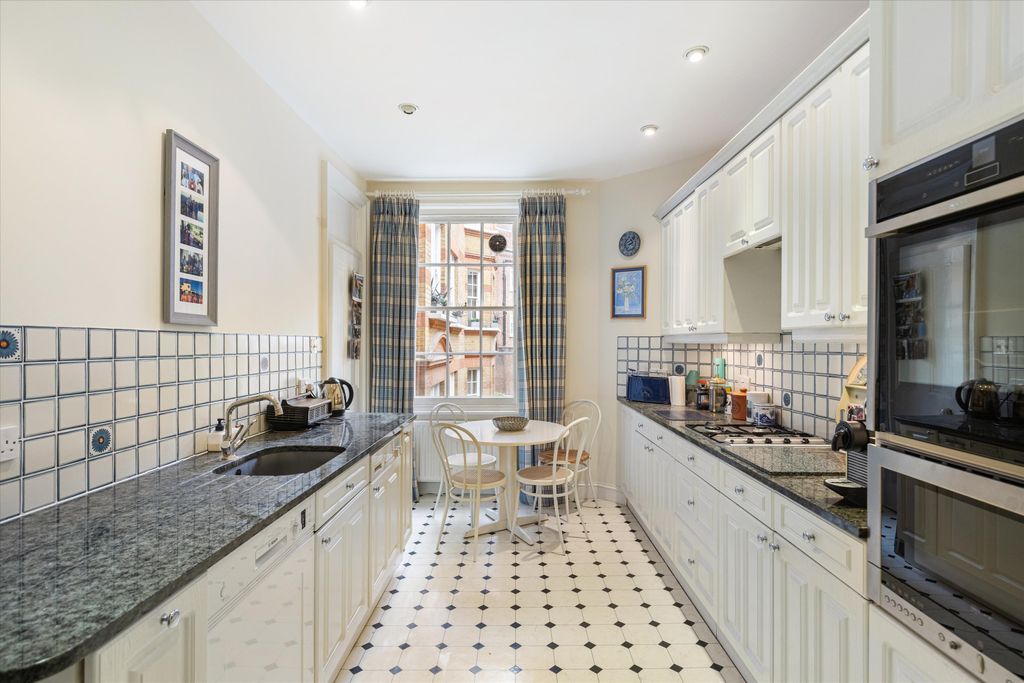 Property photo 3 of 13 Image