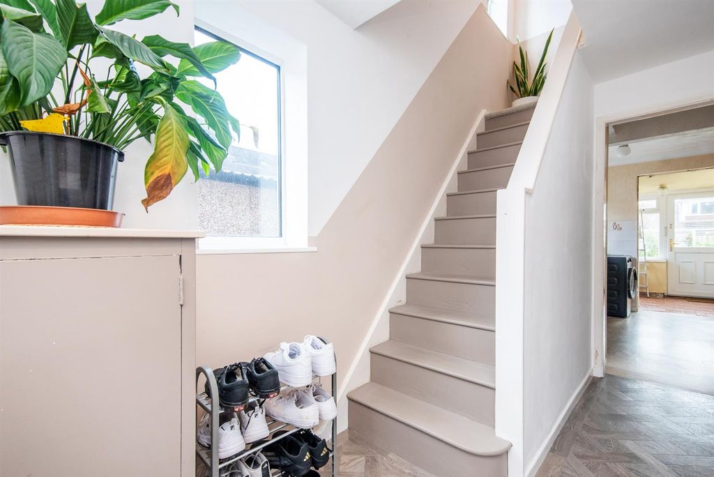 Property photo 3 of 20 Staircase