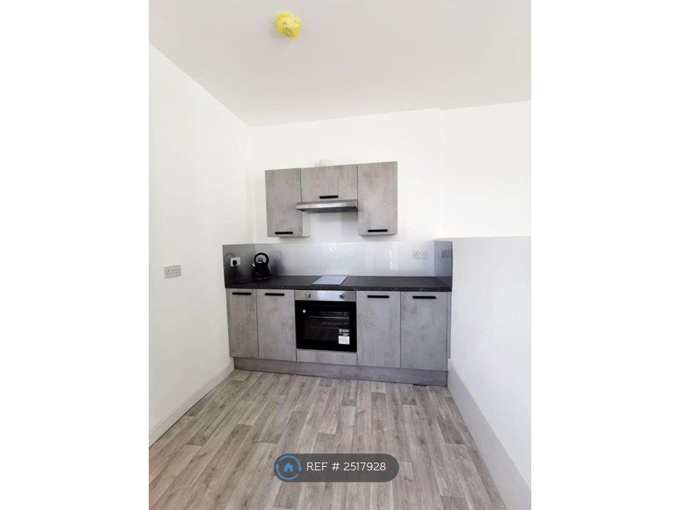 Property photo 1 of 11 Kitchen