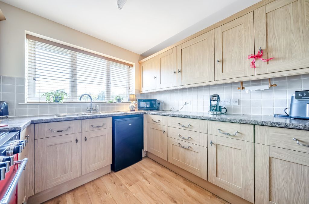 Property photo 2 of 23 1364598-11-68E67F...