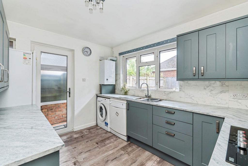 Property photo 3 of 21 Pbox-Img.Jpg