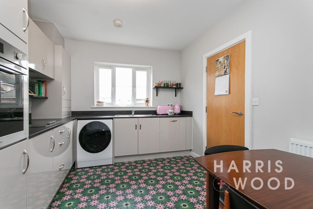 Property photo 2 of 28 4153953