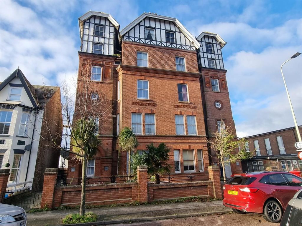 Property photo 1 of 7 Front