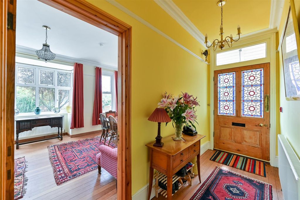Property photo 2 of 24
