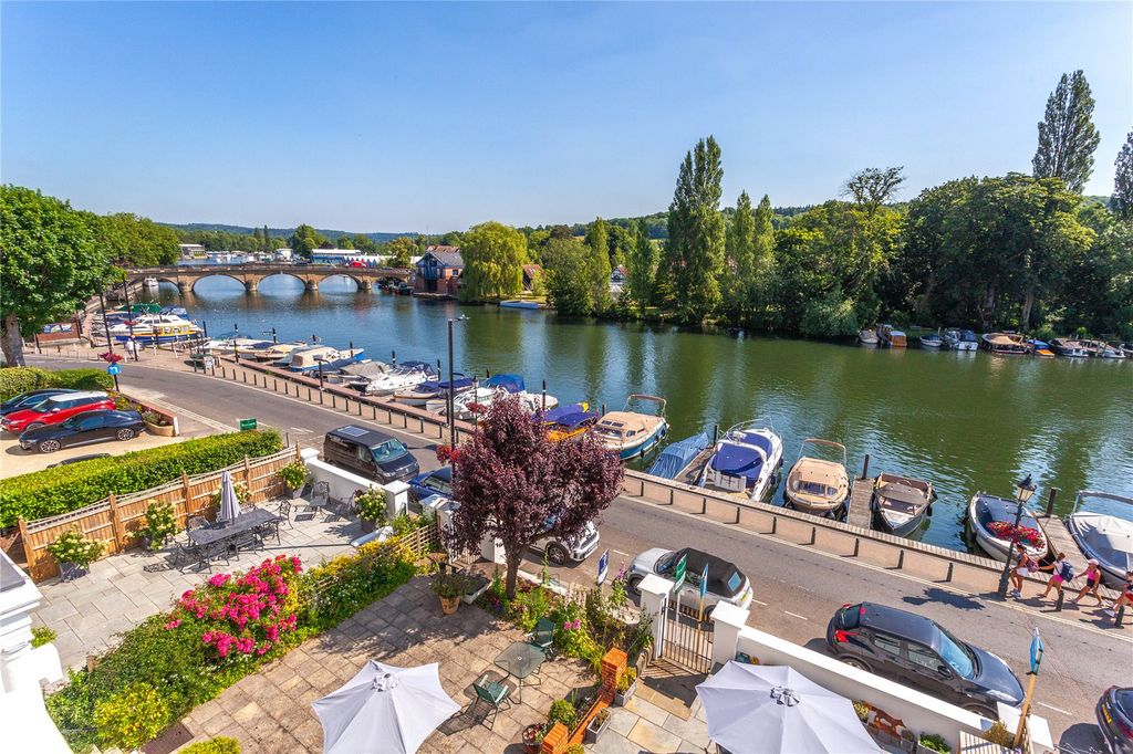 Property photo 1 of 12 Stunning Views
