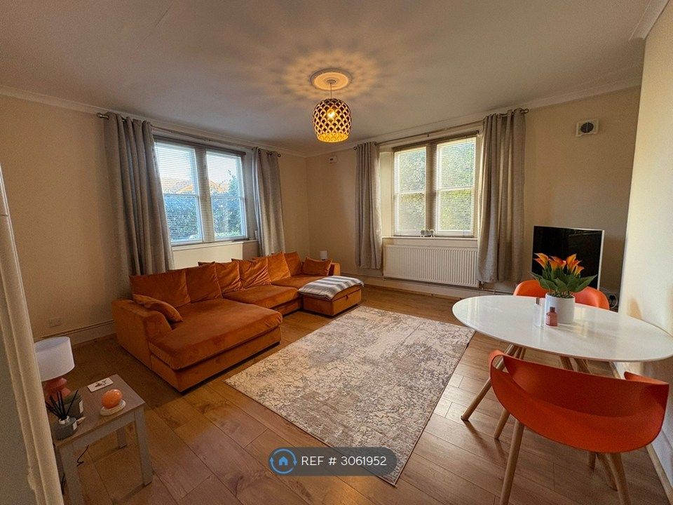 Property photo 3 of 11
