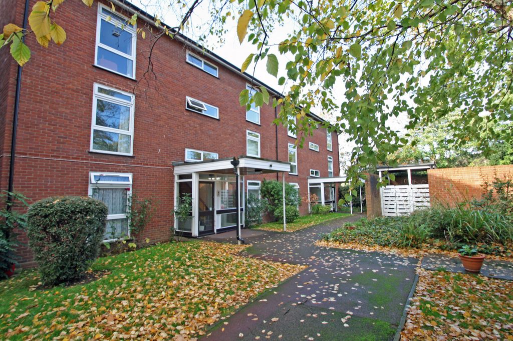 Property photo 1 of 8