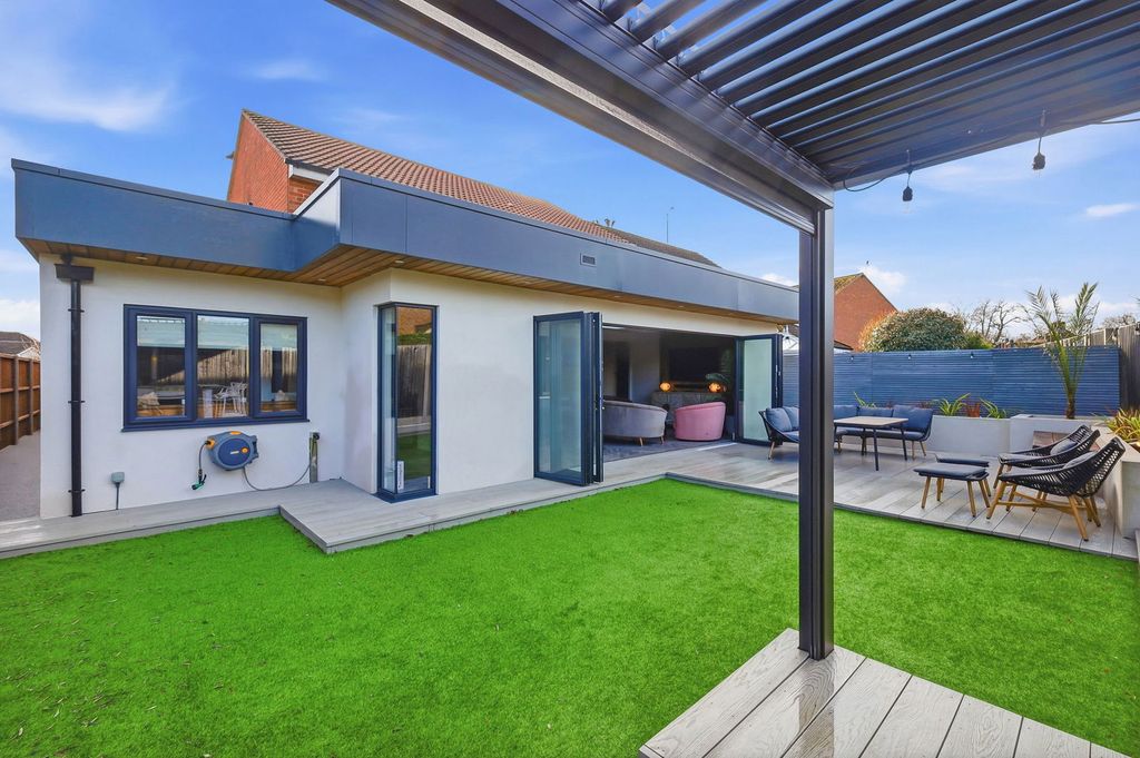 Property photo 2 of 45